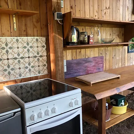 Wilde Möhre Bauwagen Sommerküche Draussen Abenteuer Carmzow-Wallmow