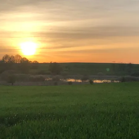 Ferienhaus Wilde Möhre Bauwagen Sommerküche Draussen Abenteuer *