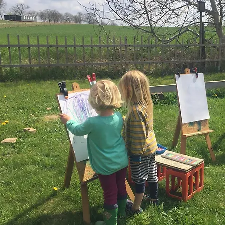 Wilde Möhre Bauwagen Sommerküche Draussen Abenteuer