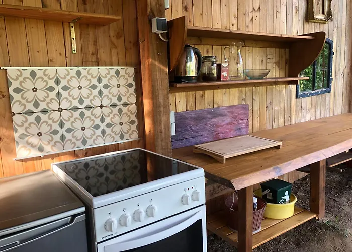 Wilde Moehre Bauwagen Sommerkueche Draussen Abenteuer Carmzow-Wallmow