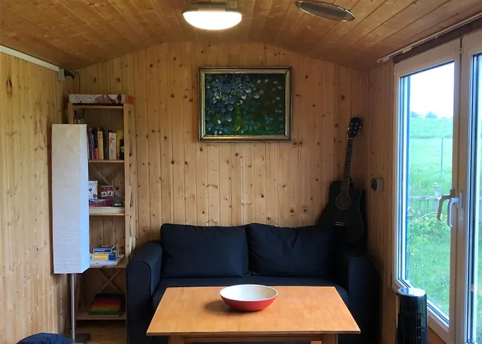 Wilde Möhre Bauwagen Sommerküche Draussen Abenteuer